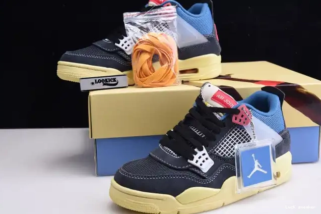 Rep LUCY UNION JORDAN 4 AIR OFF RETRO NOIR DC9533-001 0407